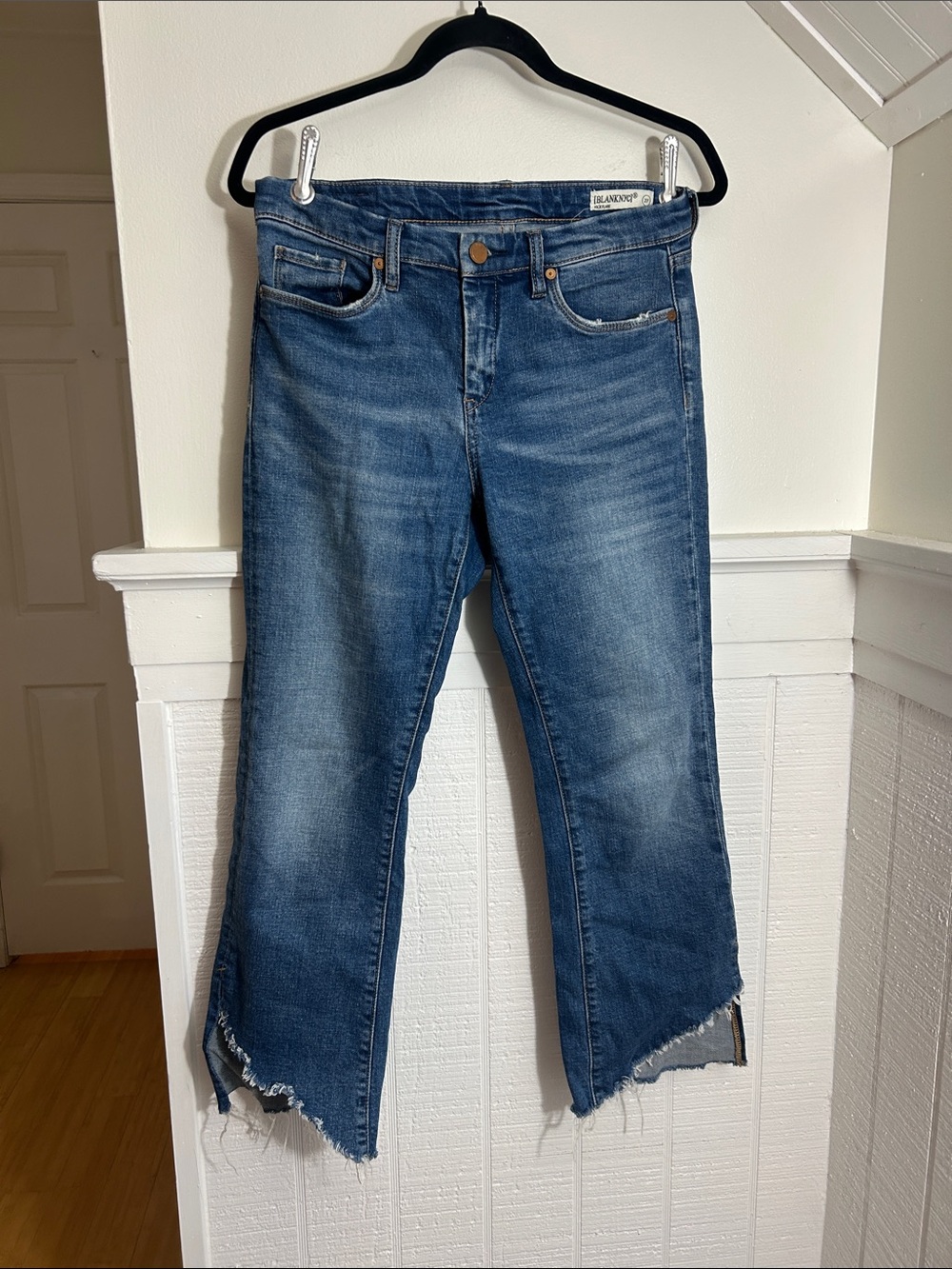 BLANK NYC Kick Flare Raw Hem Denim Jeans size 27
